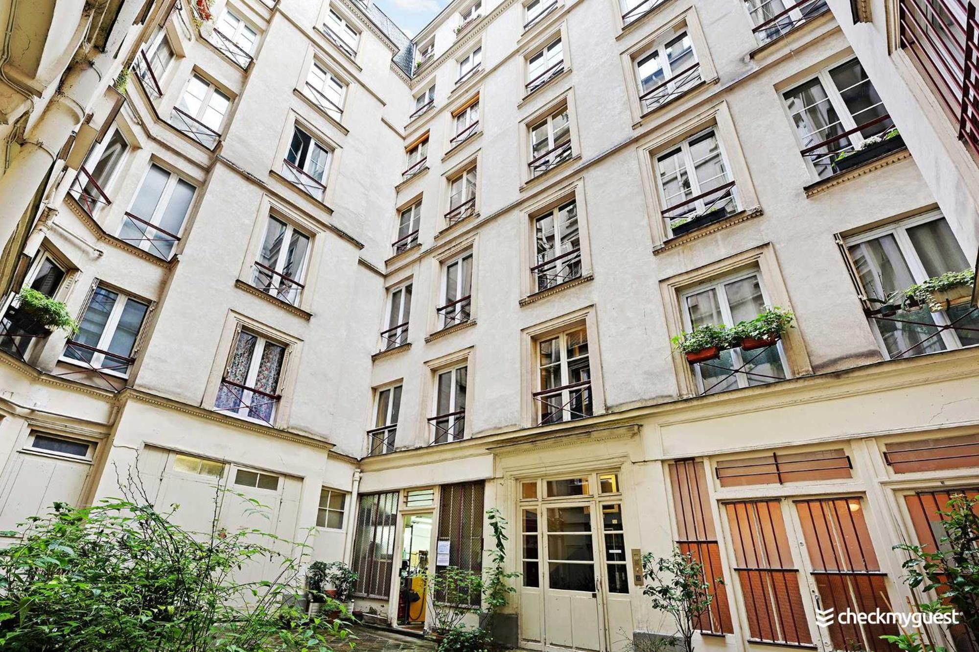 Confort Et Charme Pour 6 A Republioque Paris